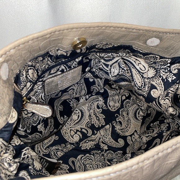 Anne Klein Metallic Tote Bag - Picture 10 of 11